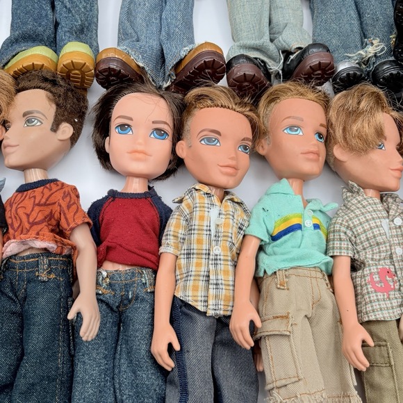 Bratz Boyz Lot Of Boy Dolls Dressed With Shoes MGA Lot Of 18 - Picture 3 of 11